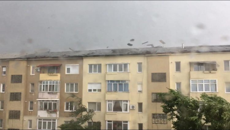 Imagini apocaliptice în Maramureș. Furtuna și grindina au făcut prăpăd – FOTO