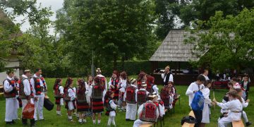 ”Învață și du mai departe”, eveniment în cadrul „Școlii Rădăcinilor Străbune” – FOTO