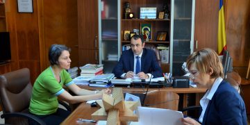 Secretarii de primării din Maramureş, băgaţi în şedinţă de prefect