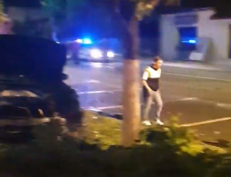 Accident în Negrești. Două mașini au fost făcute praf