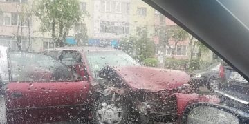 Accident rutier în Baia Mare, zona Semilună – foto