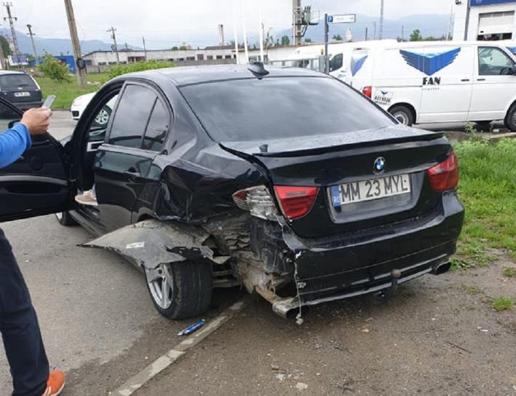 Vezi FOTO de la accidentul rutier de pe Bd. Unirii din Baia Mare