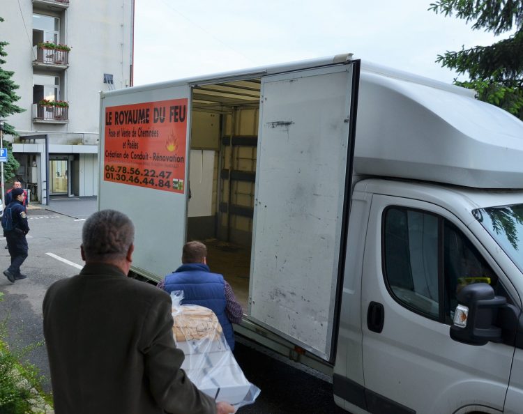 Maramureşenii se pregătesc de alegeri. Materialele pentru procesul electoral de duminică, transportate în teritoriu