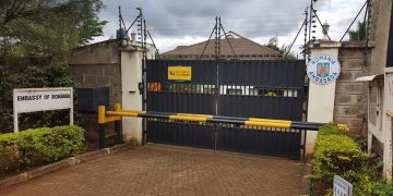 Un român a mers 1.400 km cu autobuzul, dus-întors, în Africa, pentru a vota