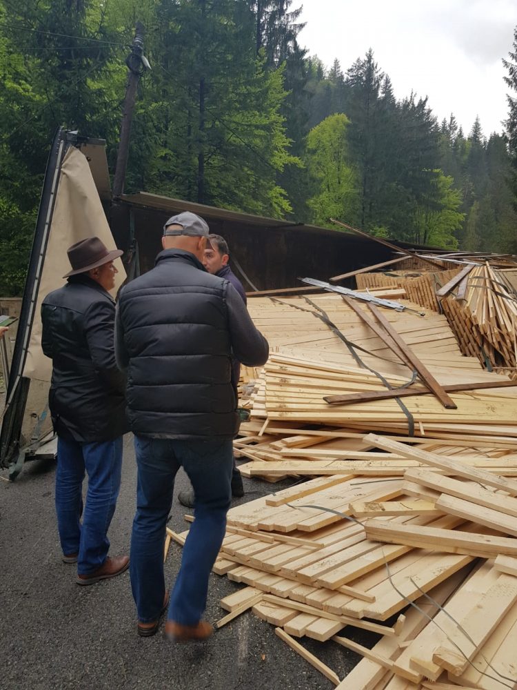 Pe aici nu se trece! DN 18 a fost blocat timp de 6 ore la Borșa – FOTO și VIDEO