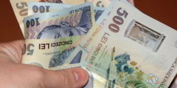 Pensionar băimărean, țepuit de bani și bijuterii