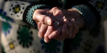 S-a dat drept reprezentant al primăriei, dar a lăsat o băimăreancă de 80 de ani fără 600 de lei