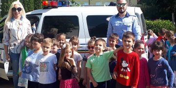 Copiii de la Grădiniţa Nr. 27 din Baia Mare, în dialog cu poliţiştii despre regulile de circulaţie