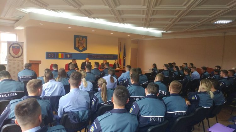 64 de elevi ai şcolilor de poliţie îşi încep practica la IPJ Maramureş