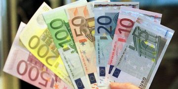 Curs valutar 8 mai 2019. Euro se prăbuşeşte