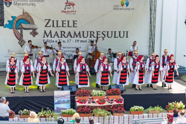 Festivalul „Flori din Maramureş”, la prima ediţie