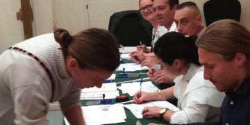 Simona Halep a votat la Paris pentru alegerile europarlamentare şi referendum