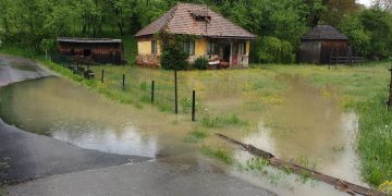 Bilanţul după ploile torenţiale din Maramureş: Cursuri suspendate şi probleme în mai multe localităţi- foto