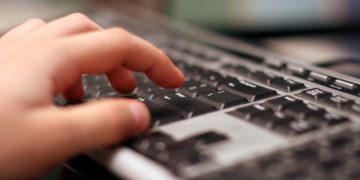 Succes RĂSUNĂTOR pentru elevii români: au câștigat medalia de aur și de argint la Olimpiada Internaţională de Informatică în Echipe