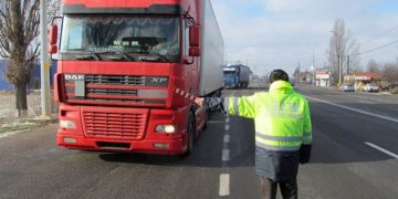 TRUCK & BUS: Poliţiştii verifică activitățile de transport public de persoane și mărfuri