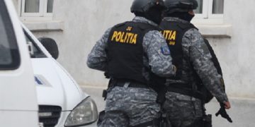 Percheziţii în MARAMUREŞ, pentru destructurarea unei uriaşe reţele de comerţ ilegal cu peşte. Descinderi au loc în mai multe ţări şi mai multe judeţe din România – foto, video