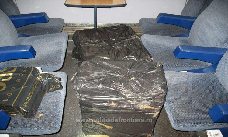 Țigări de contrabandă de 42.000 lei, găsite în podul unui vagon de tren, în peretele unei maşini şi abandonate în apropierea frontierei de stat