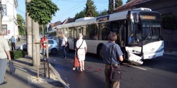 Băimărean rănit lângă un autobuz. Șoferul va fi în continuare cercetat