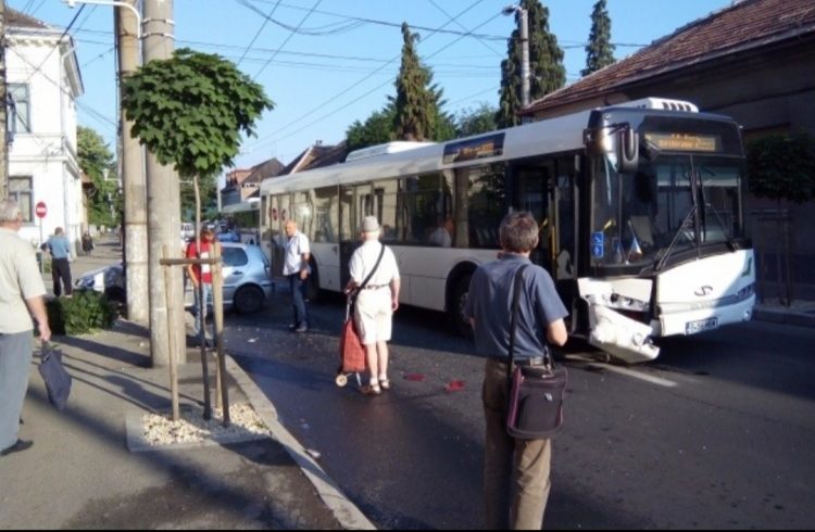 Băimărean rănit lângă un autobuz. Șoferul va fi în continuare cercetat