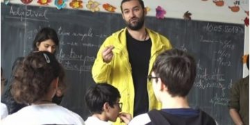 Vizita lui Smiley i-a șocat pe copiii unei școli. Discursul lui i-a emoționat pe toți cei prezenți