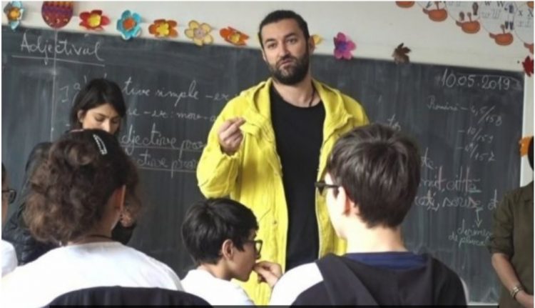 Vizita lui Smiley i-a șocat pe copiii unei școli. Discursul lui i-a emoționat pe toți cei prezenți