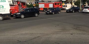 ALARMĂ FALSĂ în intersecția de la tribunal. Un tânăr amenință că se aruncă de pe o clădire