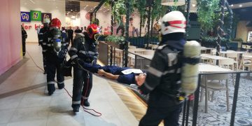 Alarmă la mall. Pompierii băimăreni au intervenit de urgenţă – FOTO