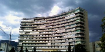 Proiect legislativ : Aviz obligatoriu al vecinilor în cazul schimbării unei activităţi economice cu alta, într-o clădire