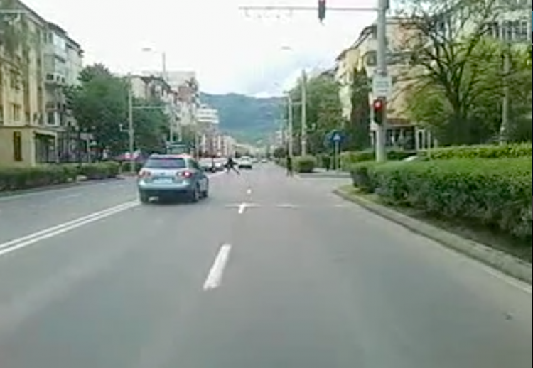 Primim de la cititori: Cum sfidează băimărenii inconștienți moartea – VIDEO