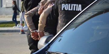 Băimărean reţinut pentru 24 de ore după ce şi-a tâlhărit partenerul de pahar