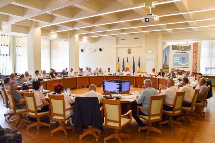 19 proiecte de hotărâre, intens dezbătute în ședința ordinară a Consiliului Județean, au fost adoptate de aleșii județeni