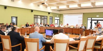 Consilierii judeţeni, chemaţi la şedinţă. Au 19 puncte pe ordinea de zi