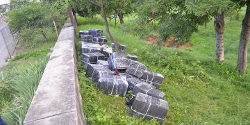 Focuri de armă trase la Sarasău pentru a-i opri pe traficanţii de ţigări – VIDEO