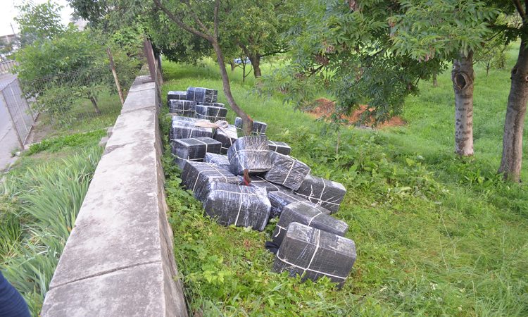 Focuri de armă trase la Sarasău pentru a-i opri pe traficanţii de ţigări – VIDEO