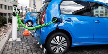 Autovehiculele electrice vor avea stații de alimentare