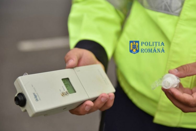 Şofer oprit în trafic la Ocna Şugatag. Poliţiştii au avut un şoc după ce au văzut etilotestul