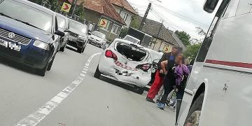 ATENȚIE! PĂSTRAȚI DISTANȚA ÎN TRAFIC