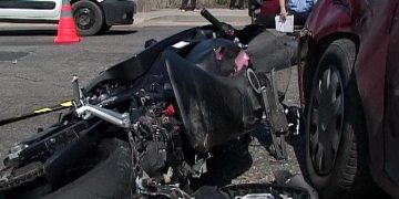 Accident în Satu Nou de Jos. Un autoturism a acroşat un motociclist