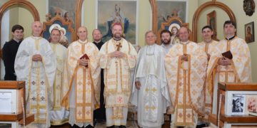 Întâlnirea de 10 ani a preoților care împreună au „cutreierat” capela de rugăciune a Băii Mari