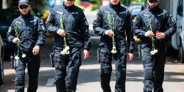 Gest emoţionant, după ce luptătorii SIAS l-au prins pe criminalul din Timiş