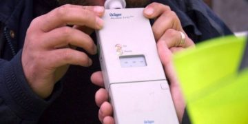 Bărbat a cărei alcoolemie va decide asupra permisului de conducere