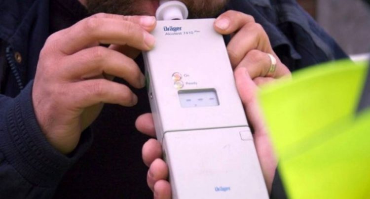 Bărbat a cărei alcoolemie va decide asupra permisului de conducere