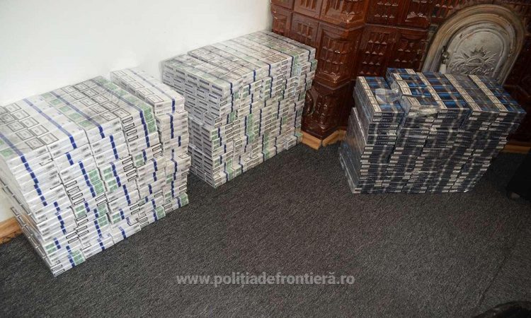 Bolid de lux burduşit cu ţigări, oprit în trafic de poliţiştii de frontieră