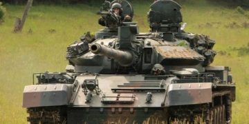 Zeci de hectare de cereale ale agricultorilor români au fost distruse de tancurile americane