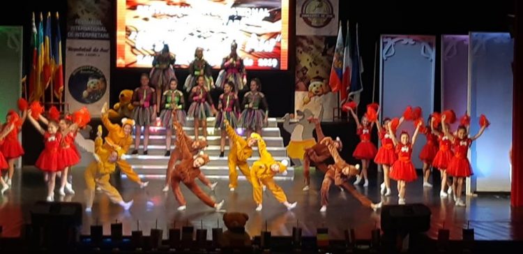 A început „Ursuleţul de Aur”, festivalul muzicii uşoare pentru copii şi tineri