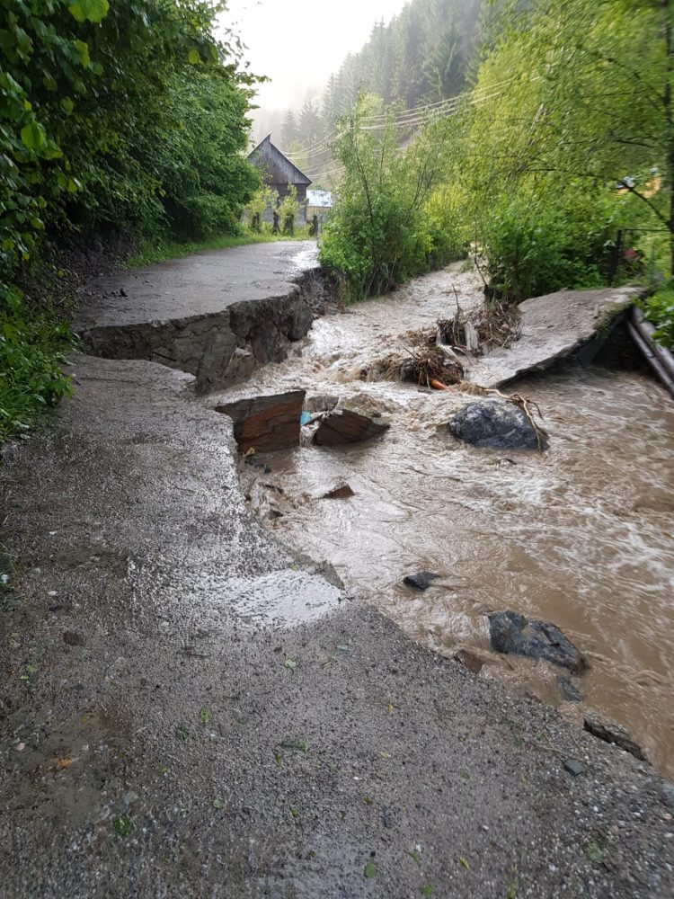 Pagube în valoare de peste 45 mii lei produse de fenomenele hidrometeorologice periculoase în luna mai