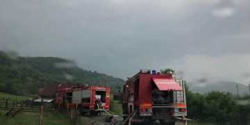 Casă în flăcări la Vișeu de Sus – FOTO