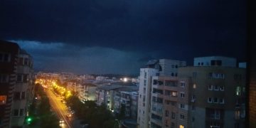 Doamne ajută-ne! Furtună violentă în Baia Mare. FOTO