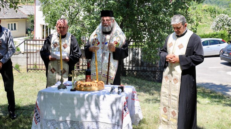 Slujba Parastasului pentru scriitorii și artiștii români în Ocoliș