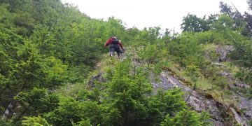 Turist decedat pe munte la Borșa. Salvamontiștii nu au putut interveni pentru că au mașinile sechestrate de către Composesoratul Borșa